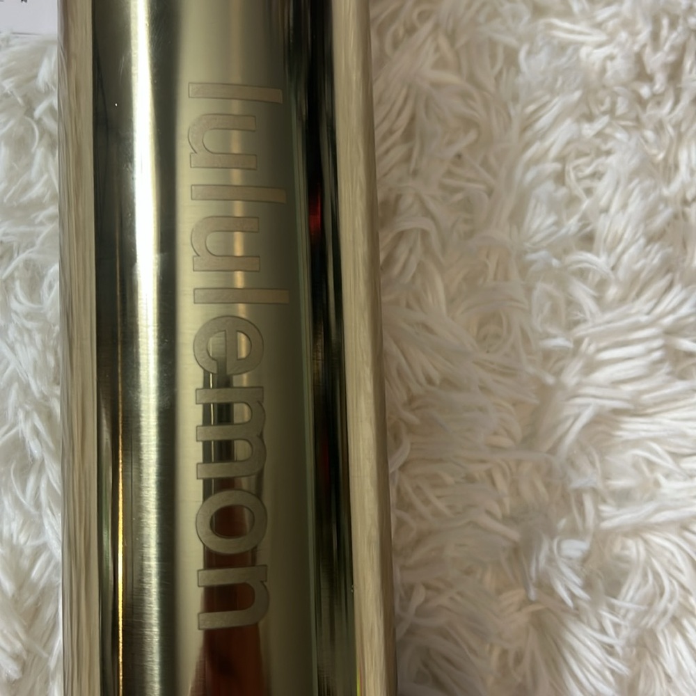 Lululemon Back To Life Sports Bottle 24oz Gold/Black NWT - Picture 5 of 8